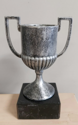 CR001-0 Copa del Rey 16 CM terminación Pintura y con Base Marmol